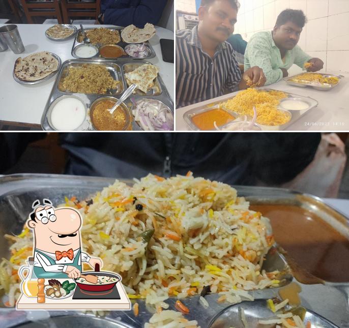 Fried rice at TAMILNADU HOTEL (TIRUNELVELI)
