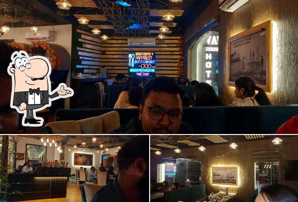 The interior of WAVE- The Food Plaza HOTEL & Restaurant