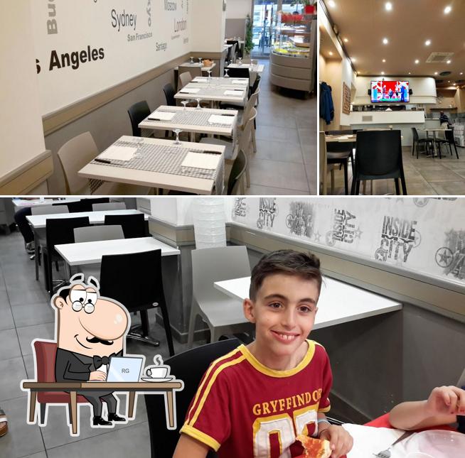 Siediti a un tavolo di Pizzeria Quick Dei Giovani