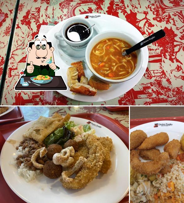 Comida em Divino Fogão