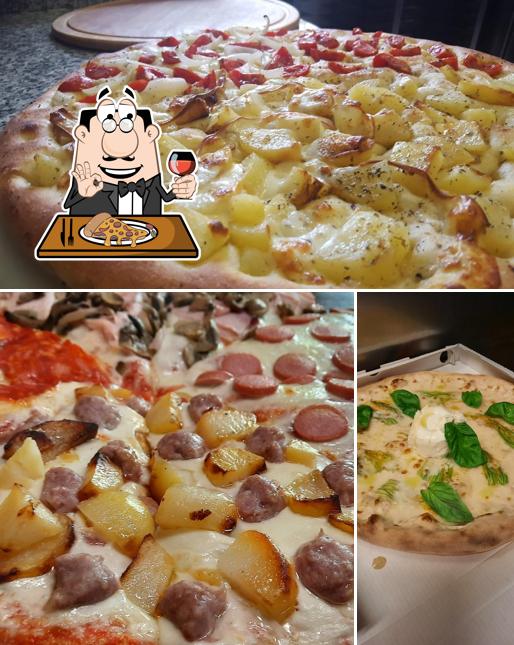 Scegli tra le svariate varianti di pizza