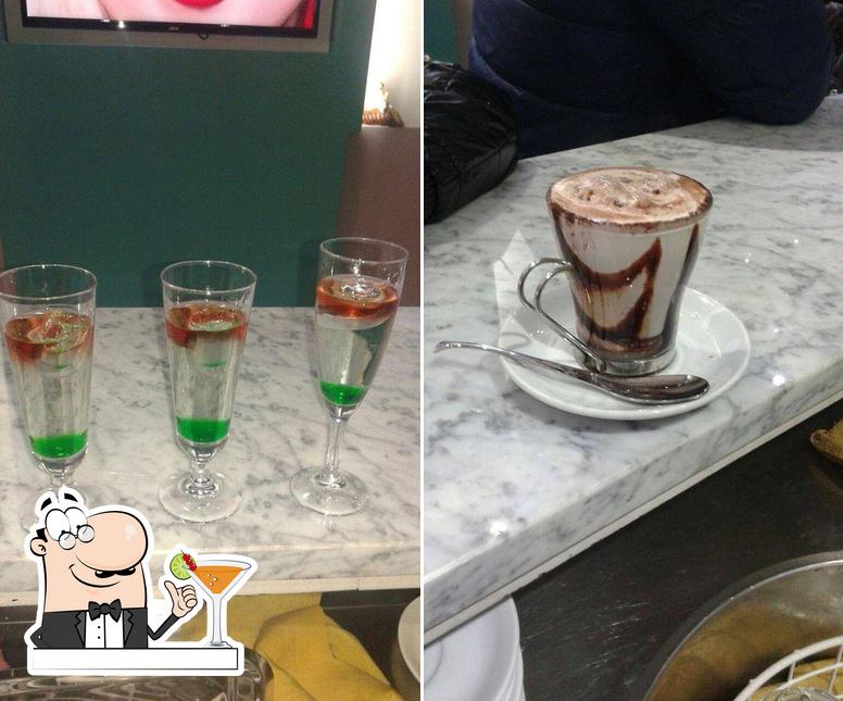 Goditi un drink dal menu