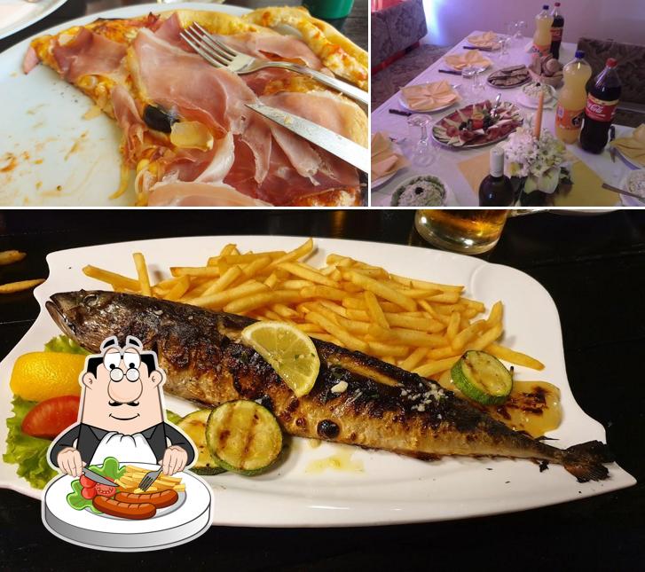 La foto di cibo e bevanda da Restoran Panorama