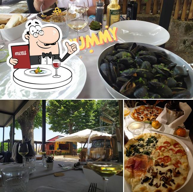 La foto della cibo e tavolo da pranzo di Ristorante Ciòcabec Bistrot & Wine Bar