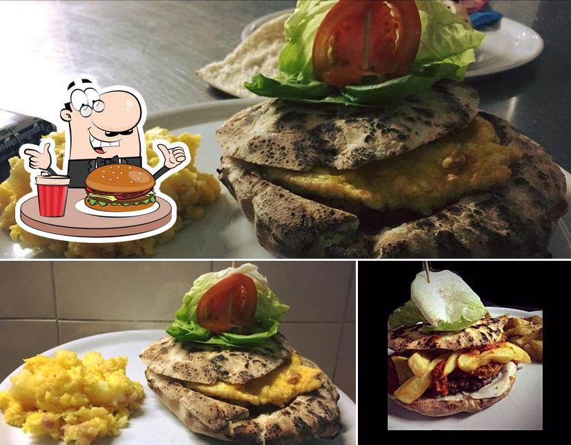 Prova un hamburger a Antichi archi