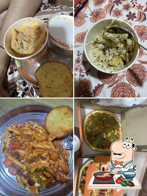 Chicken curry at Cheelizza India Ka Pizza