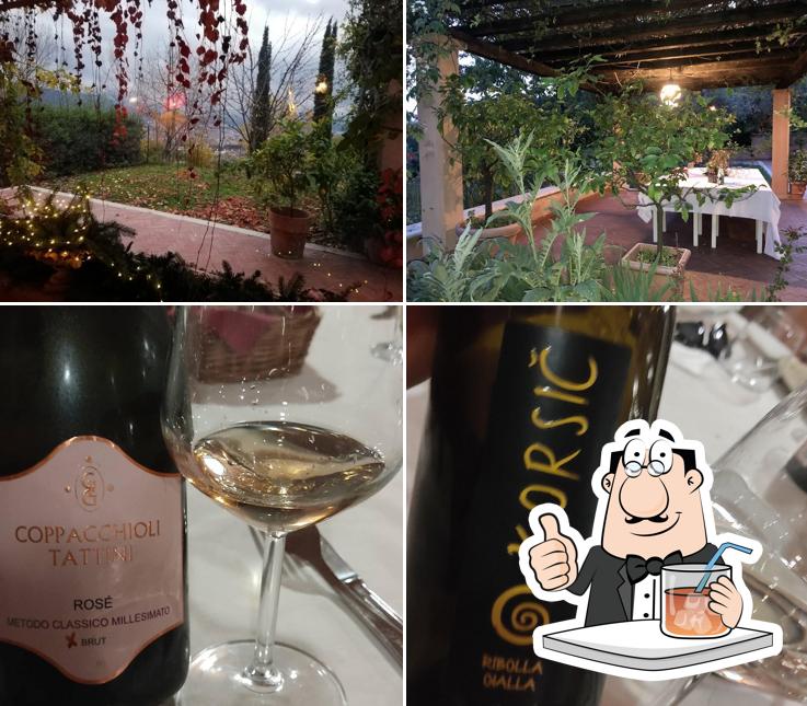 Hosteria Colle dell'Oro si caratterizza per la bevanda e esterno