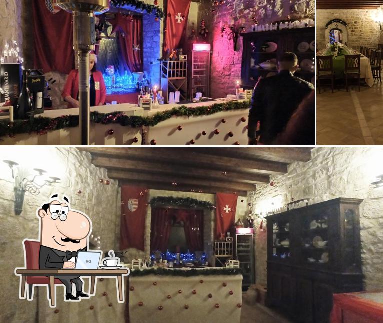Gli interni di The palace lounge & café