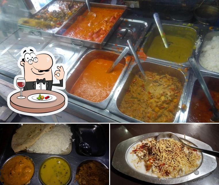 Food at Gupta's Veg
