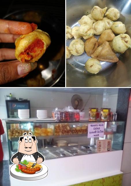 Food at Best Mayur Bhajiya