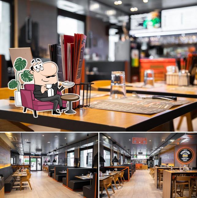 Gli interni di Downtown Burger-Bar