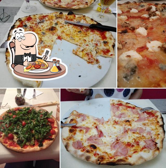 Scegli una pizza a Ristorante Pizzeria il Cenacolo