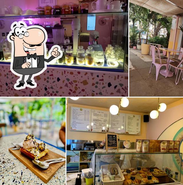 Take a seat at one of the tables at Creamchoc gelato italiano