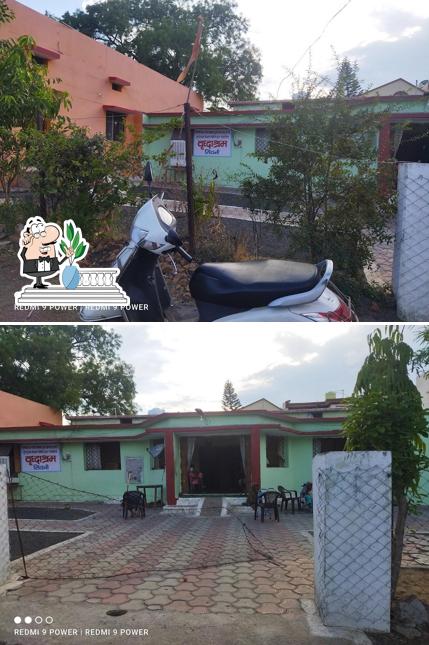 The exterior of Cafe Street seoni
