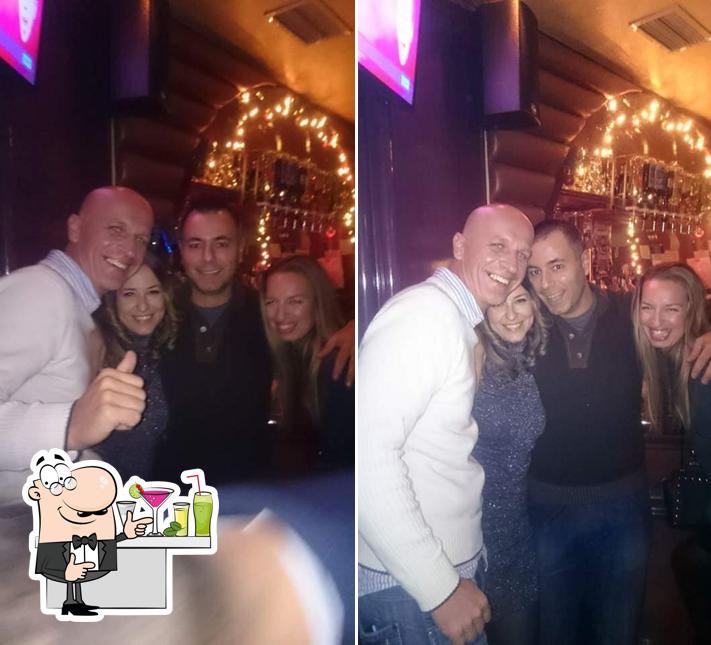 Ecco un'immagine di Caffe bar "Code"