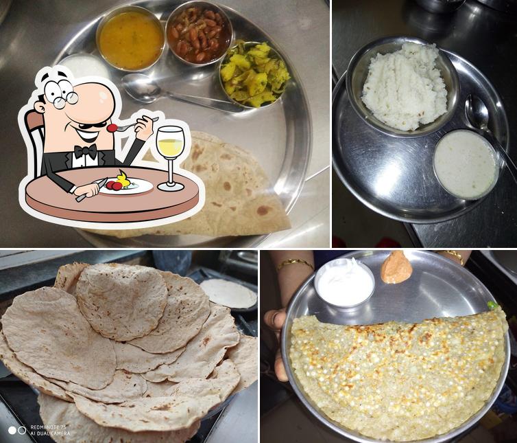 Meals at Mejwani Gharchi Athwan