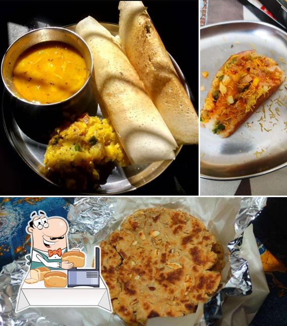 Garlic bread at Yummiest Kitchen And More