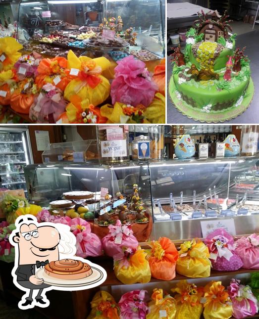 Vedi questa foto di F. Lli Canturi Snc Bar Pasticceria