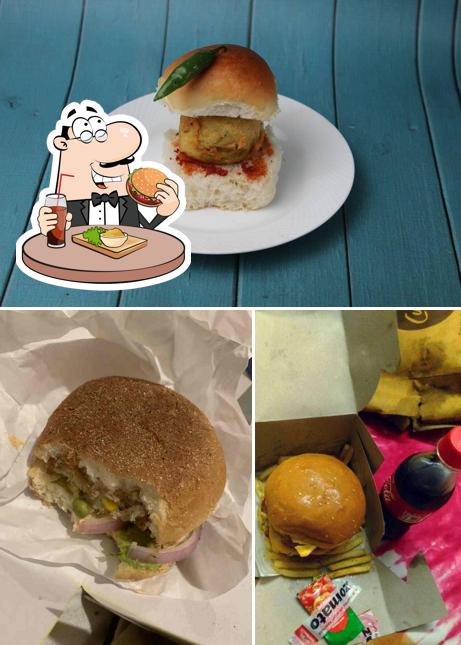 Order a burger at Curry's