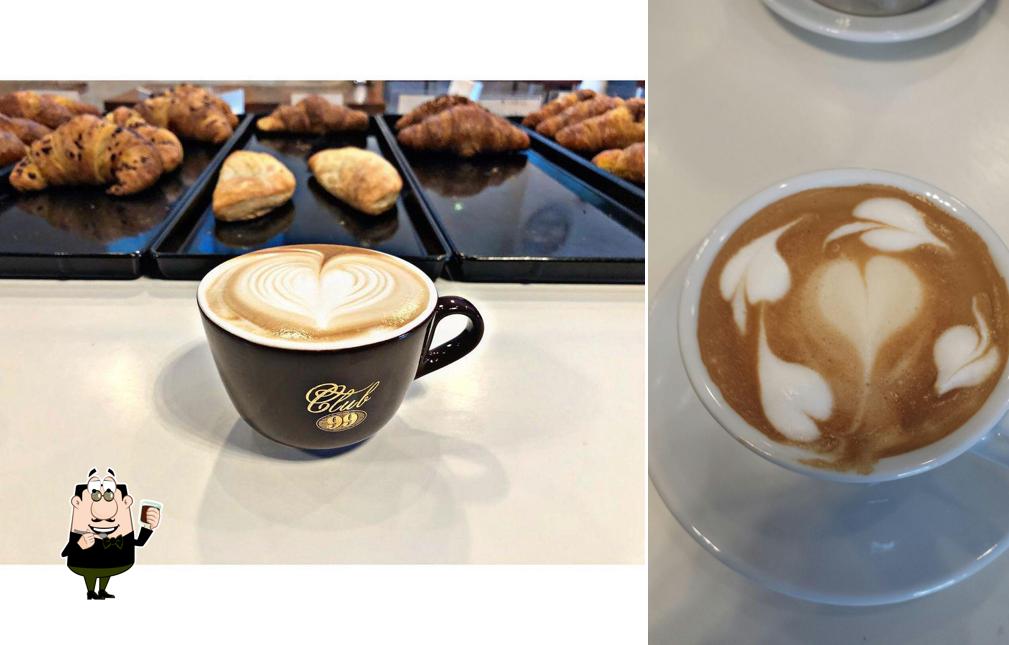 Goditi un drink a Zeus Bar - drink & food