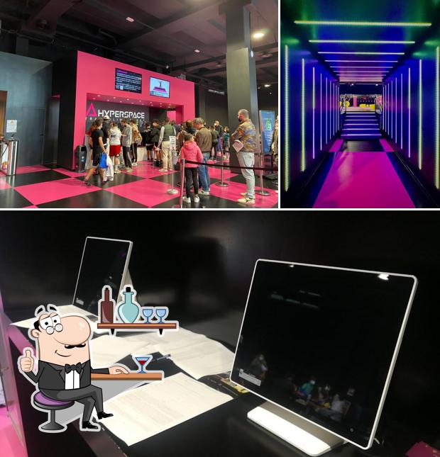 Dai un'occhiata agli interni di Hyperspace Trampoline Parks