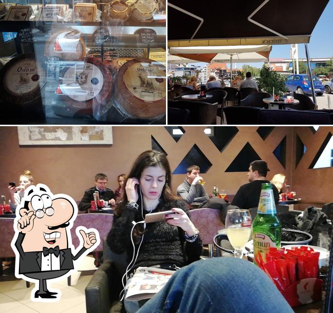 La foto della interni e cibo di Innotesco cafe & night bar