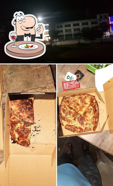 Among different things one can find food and exterior at Burger Bar