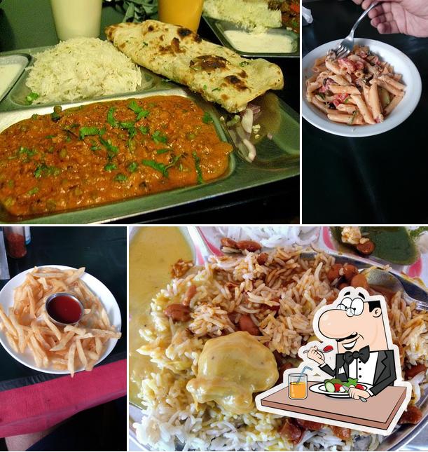 Food at Neelkanth Eating Corner