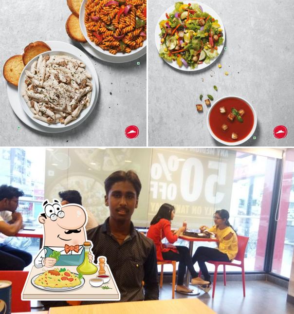 Among various things one can find food and interior at Pizza Hut City Centre Mall, Gulbarga