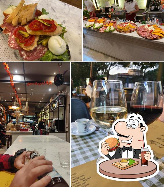 Ordina un hamburger a Mangia DiVino - Il Vinaino
