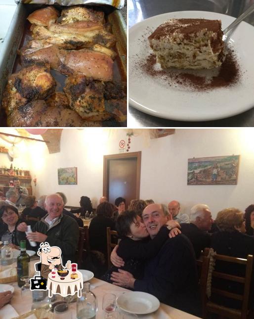 La foto di cibo e tavolo da pranzo da Cascina Palazzo