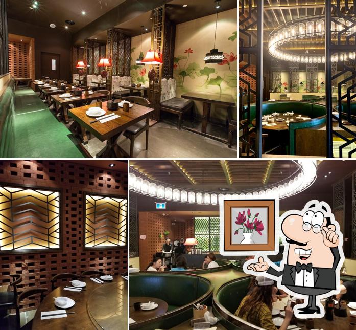 Installez-vous à l'une des tables de Green Tea Restaurant 绿茶餐厅万锦