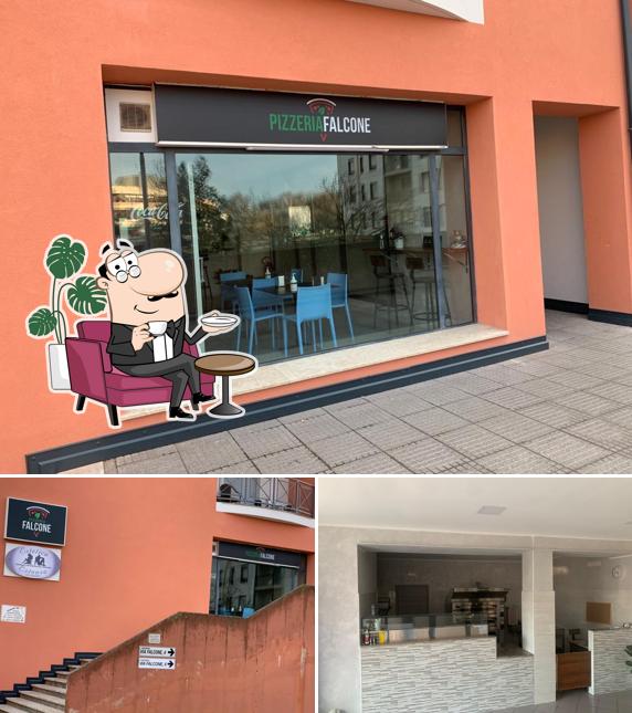 Dai un'occhiata agli interni di Pizzeria Falcone