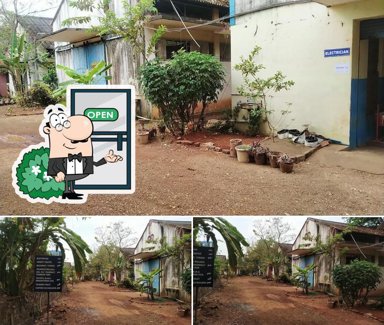 The exterior of Shejeerka's Thattukada