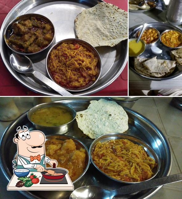 Chicken curry at Sorath Shuddh Kathiyawadi Restaurant