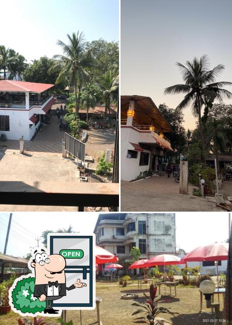 The exterior of Hotel Pushpak Bar & Restaurant