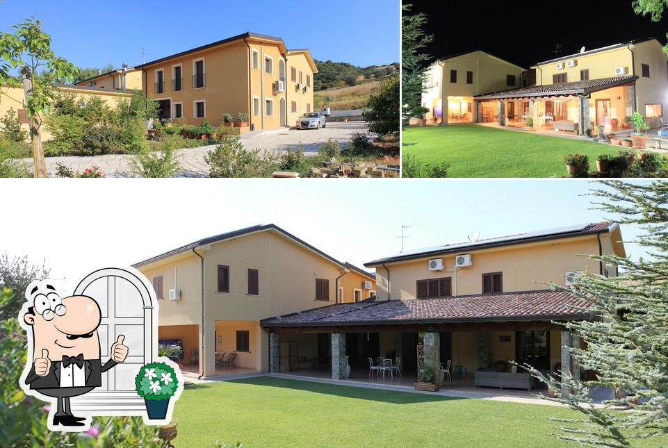 Goditi la vista dagli esterni di Agriturismo Le Talisie
