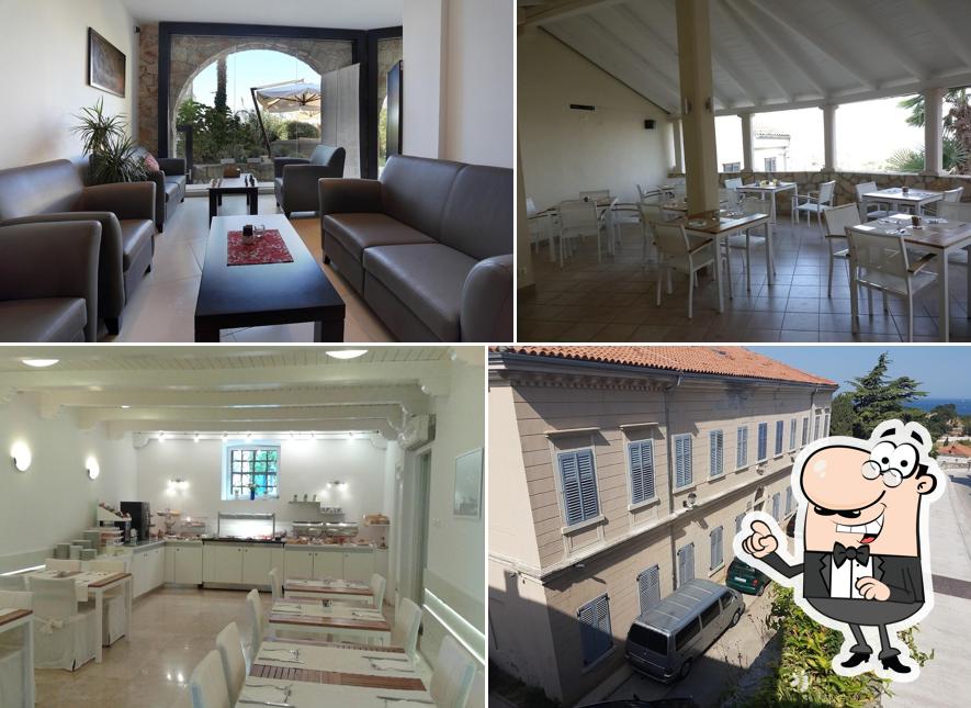 Siediti a un tavolo di Hotel Vista