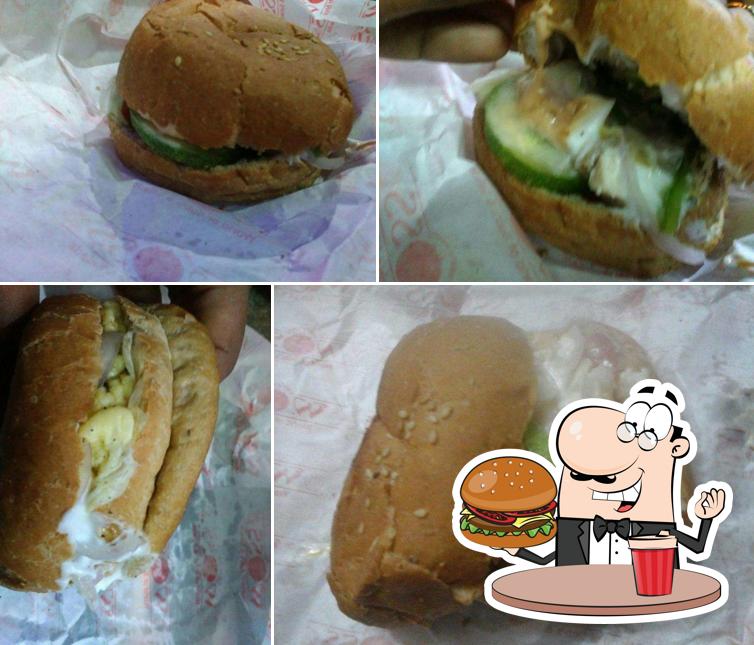 Order a burger at Woss