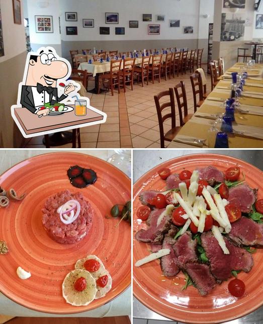 Questa è la foto che mostra la cibo e interni di La Taverna