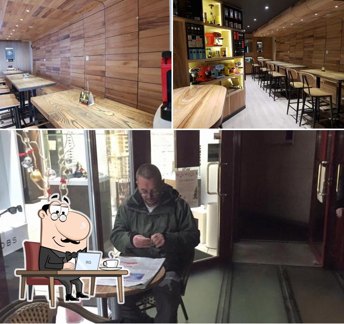 Dai un'occhiata agli interni di Esprit Café (Esprit Bar)