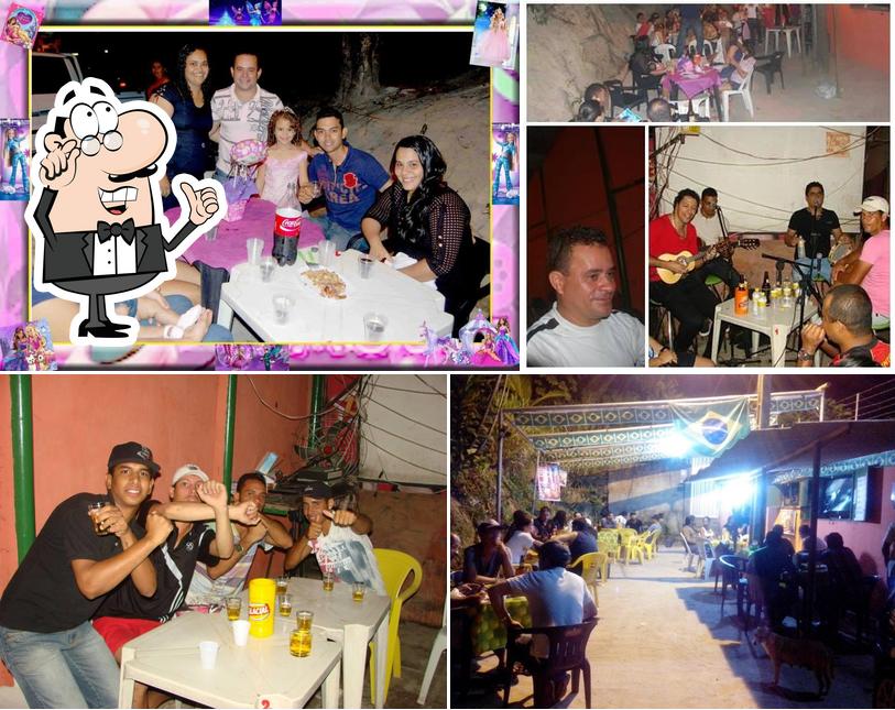 O interior do Escondidinho Bar