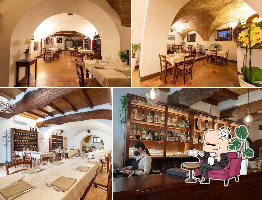 Dai un'occhiata agli interni di Ristorante Piazza Onofri