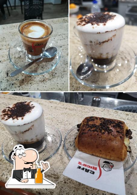 Goditi qualcosa da bere a New Charly Cafe' Di Grecu Cristina