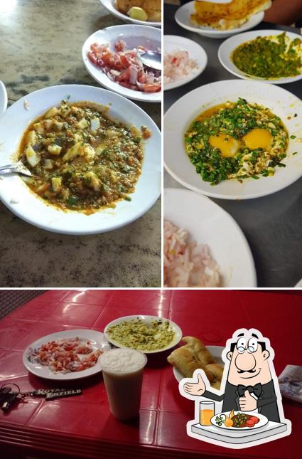 Meals at Manoj Omelette Center