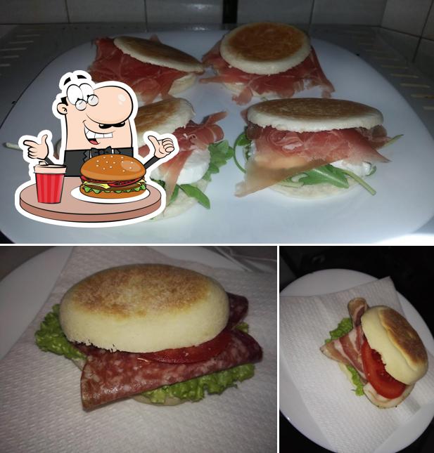 Prenditi un hamburger a Bobo Bar