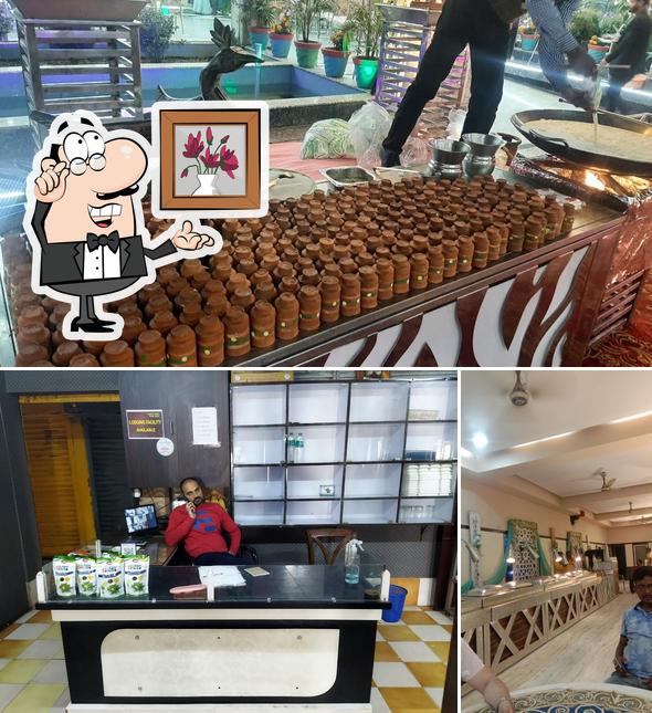 Check out how Jain Jaika Bhojnalaya looks inside