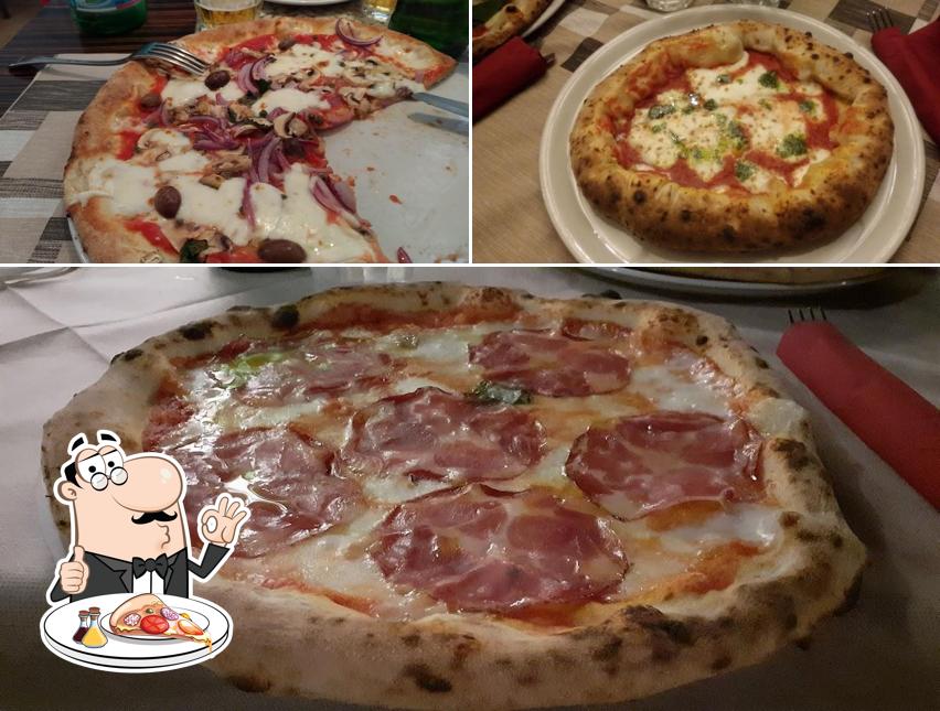 Scegli tra le molte varianti di pizza