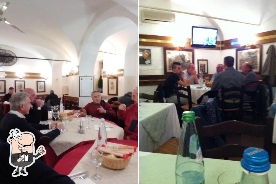 Gli interni di Osteria Cavour
