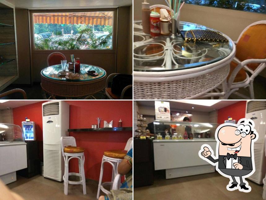 Brown & Cream Parlour